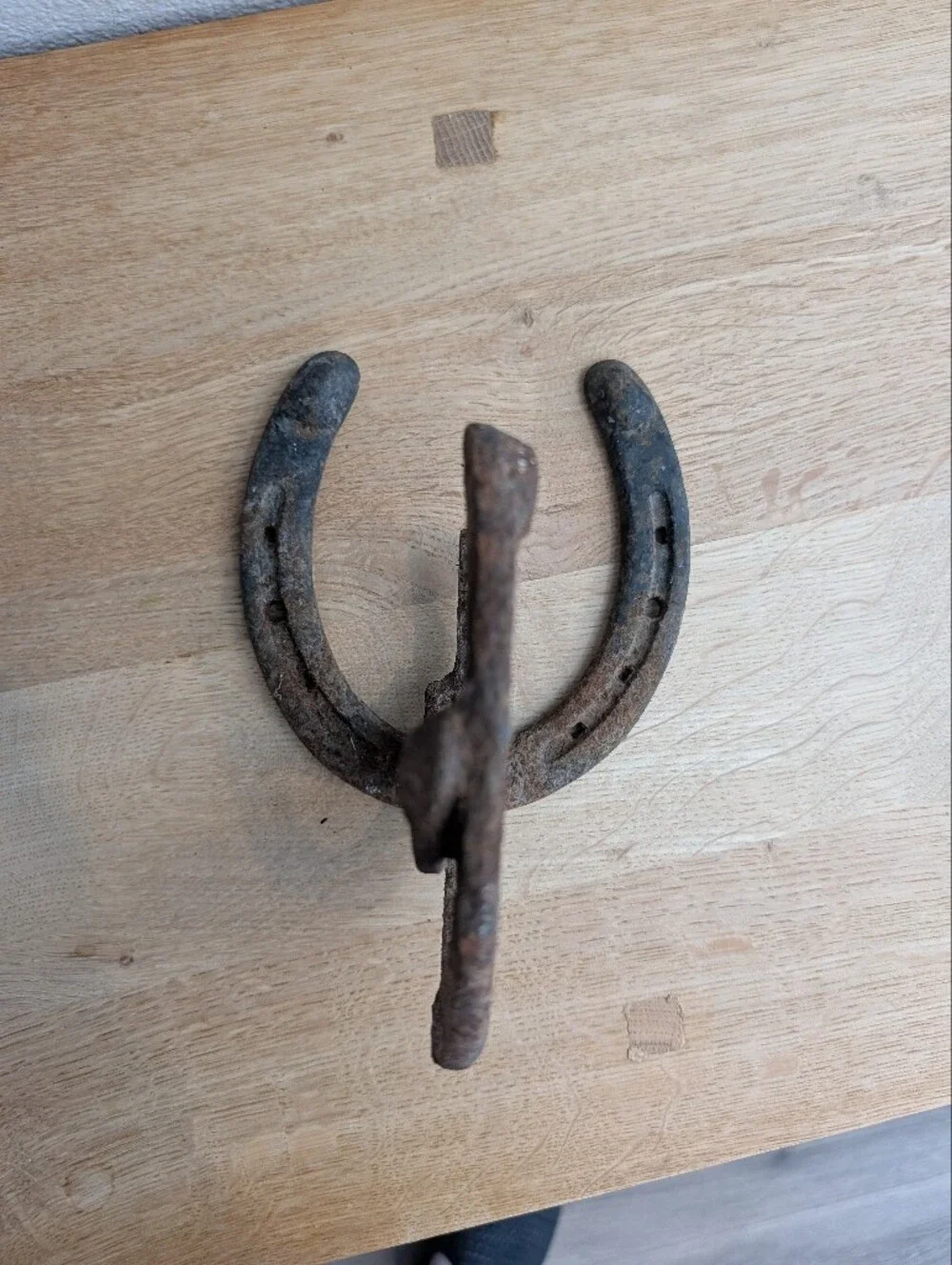 Very Rustic Real Horseshoe Wall Hook Rack - Brown Iron Heavy